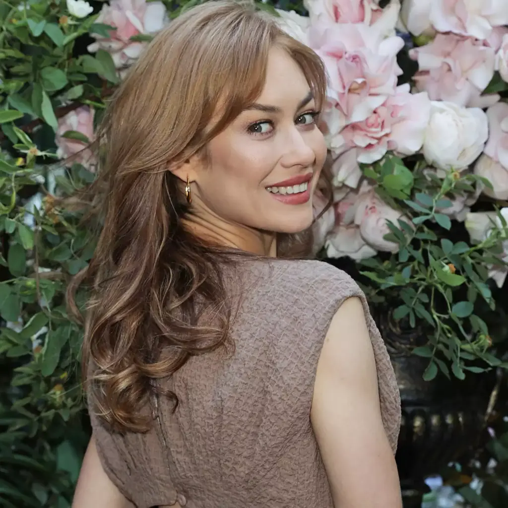 Curtain šiške koje skraćuju čelo i dodaju širinu duguljastom licu