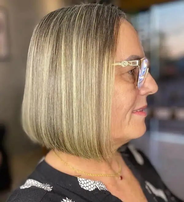 Paž za tanku kosu nakon 60. godine koji stvara iluziju punoće in gibanja.