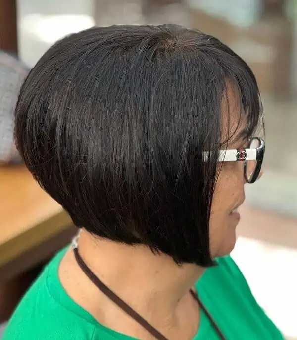 Tamni paž sa slojevima i šiškom za dubinu, volumen i dinamiku.